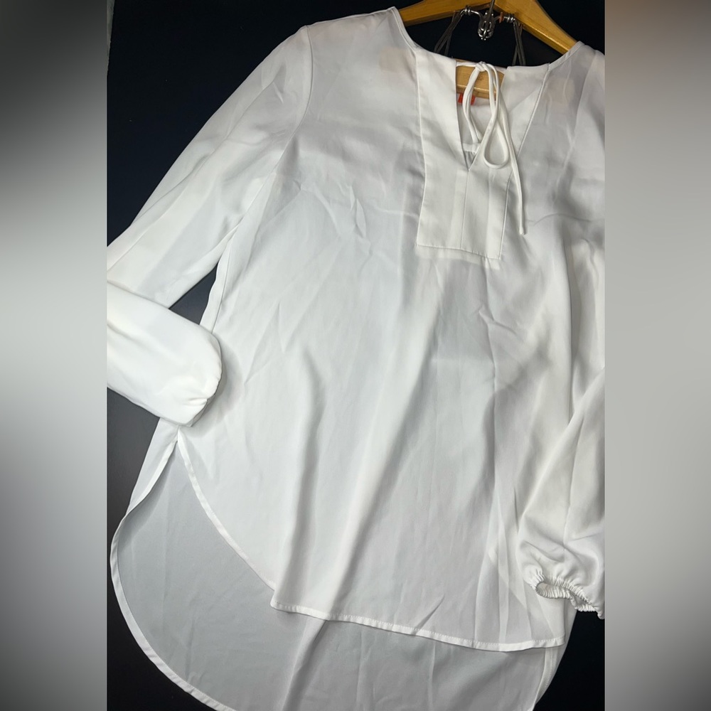 Joe Fresh White Satin V-Neck Tie front Hi-Low Blouse Size Medium EUC Like New